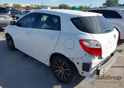 2011 Toyota Matrix z USA, uszkodzony, nr VIN 2T1KU4EE3BC697553